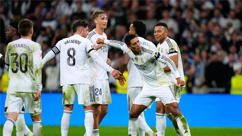 الملكي يصطاد الخفافيش.. ريال مدريد يكتسح فالنسيا برباعية ويعزز صدارته لليجا
