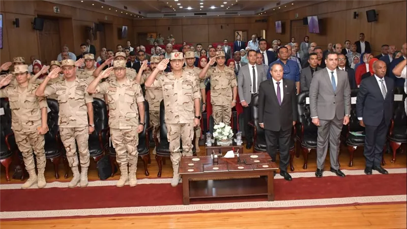 قائد قوات الدفاع الشعبي والعسكري يشهد  التدريب العملي 