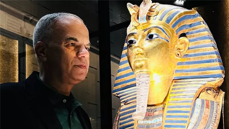 مدير الترميم يروي تفاصيل لحظة رفع قناع توت عنخ آمون