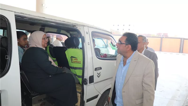 محافظ بنى سويف: سحب رخصة سائق تاكسي استغل مواطنة وقام بالمغالاة بالتعريفة