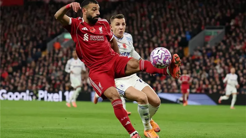 محمد صلاح أمام أستون فيلا.. إحصائيات ليلة الفوز التاريخية
