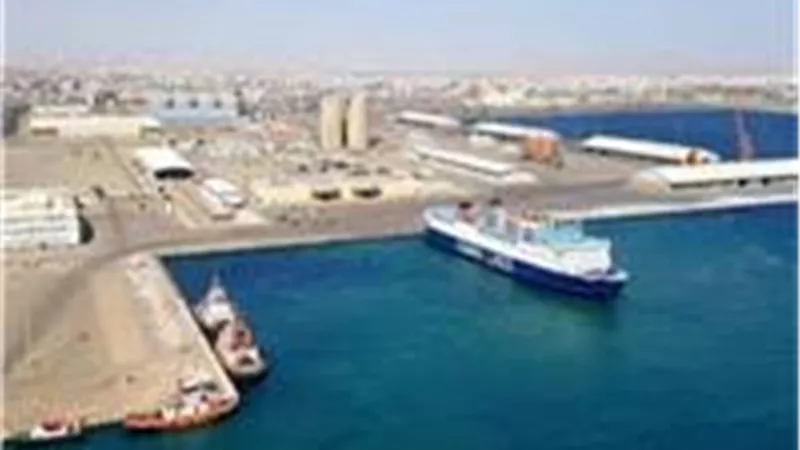 نشاط ملحوظ في حركة تداول البضائع بموانئ البحر الأحمر  