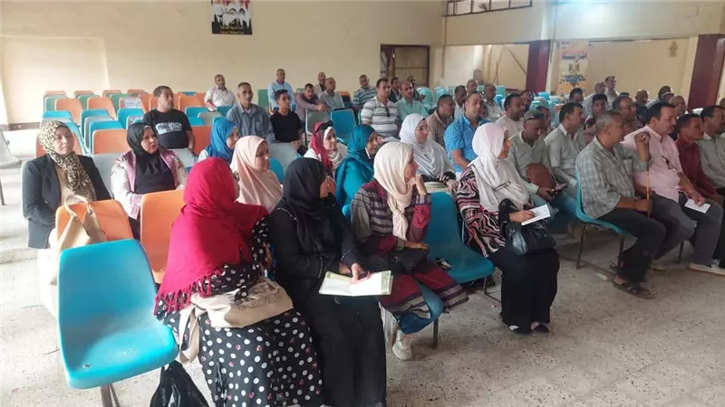 مدير عام تعليم نجع حمادي يعقد اجتماعاً للوقوف على استعدادات المدارس النهائية  