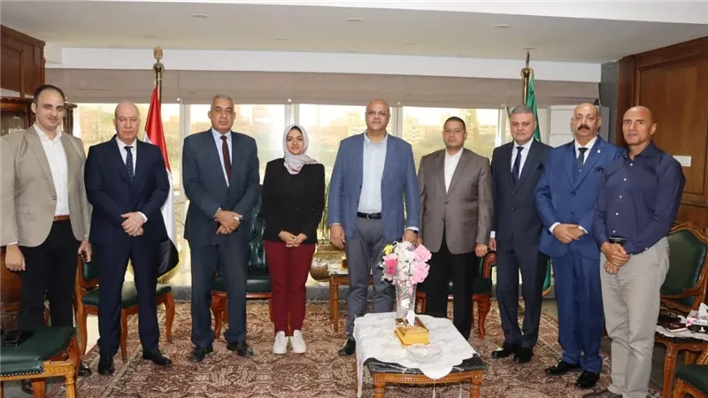 القليوبية يجتمع بعدد من رؤساء المدن الجدد لوضع خارطة العمل للفترة المقبلة