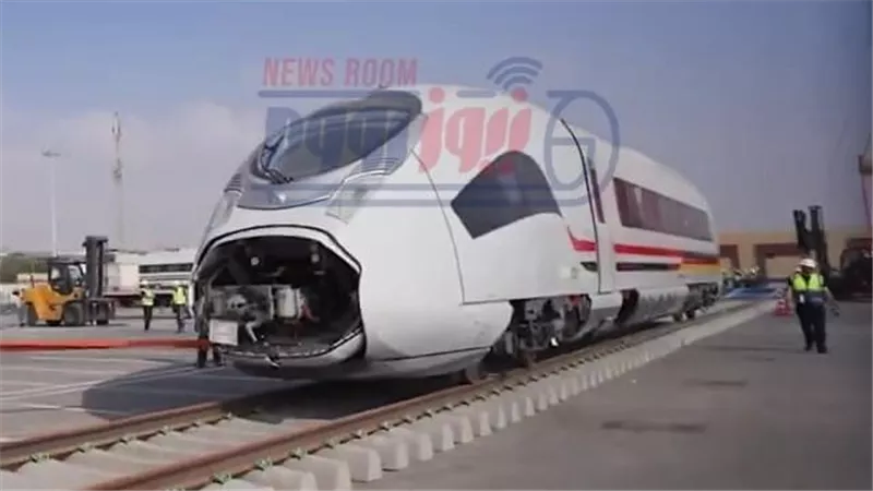 بالصور.. كواليس نقل أول قطار سريع في مصر إلى معرض TransMEA 2025