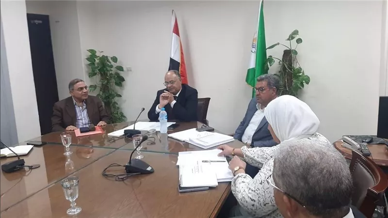 سكرتيرعام الجيزة يتابع جاهزية المراكز الانتخابية قبل انطلاق انتخابات النواب