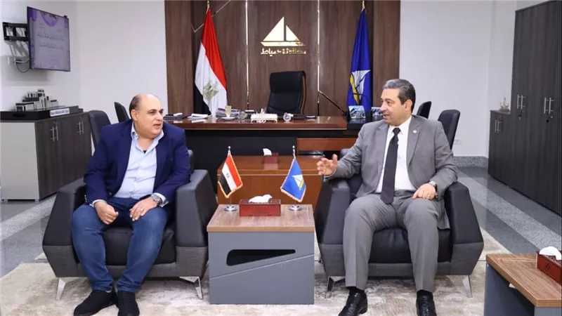 محافظ دمياط ورئيس هيئة قصور الثقافة يبحثان تطوير البنية الثقافية بالمحافظة