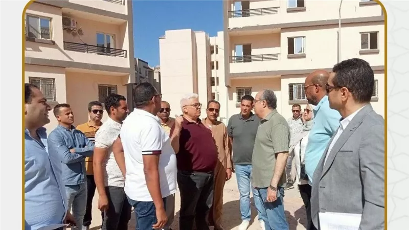 87 عمارة.. الإسكان تسرع وتيرة العمل بمشروعاتها السكنية في البحر الأحمر