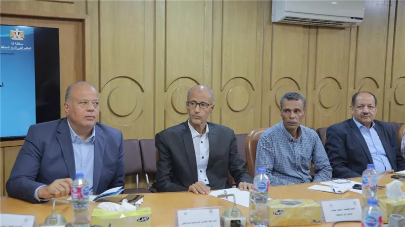 قنا تستهدف تعزيز الزراعة الحديثة والتصنيع الزراعي بالتعاون مع تنمية الصعيد
