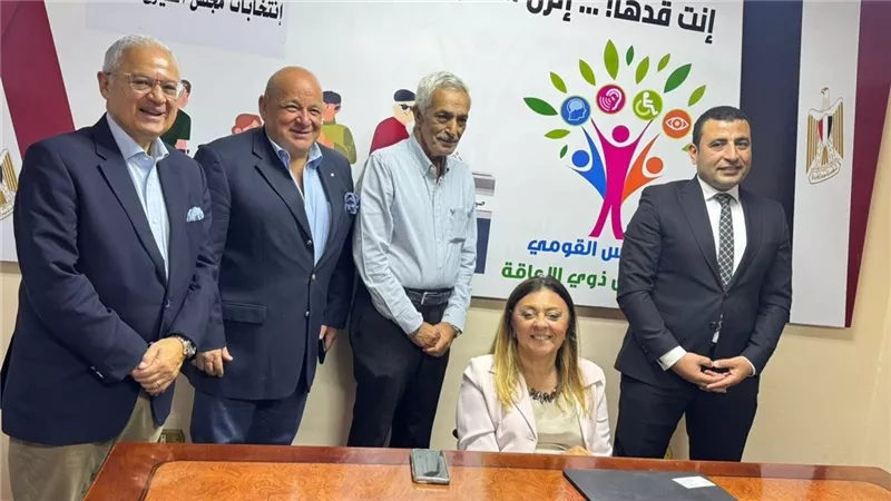 المشرف العام على 