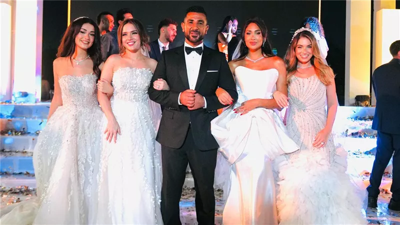 عملت شرع ربنا .. أحمد سعد يثير الجدل بفيديو يظهره مع أربع عرائس على إنستجرام