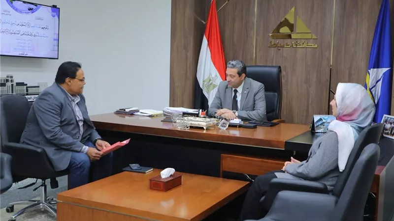 محافظ دمياط يؤكد لرؤساء الوحدات الجدد أهمية رفع نسب الإنجاز بالخدمات