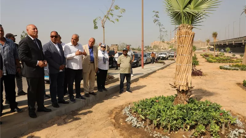محافظ القاهرة يقوم بجولة تفقدية بحي الخليفة لمتابعة أعمال التطوير الجارية 
