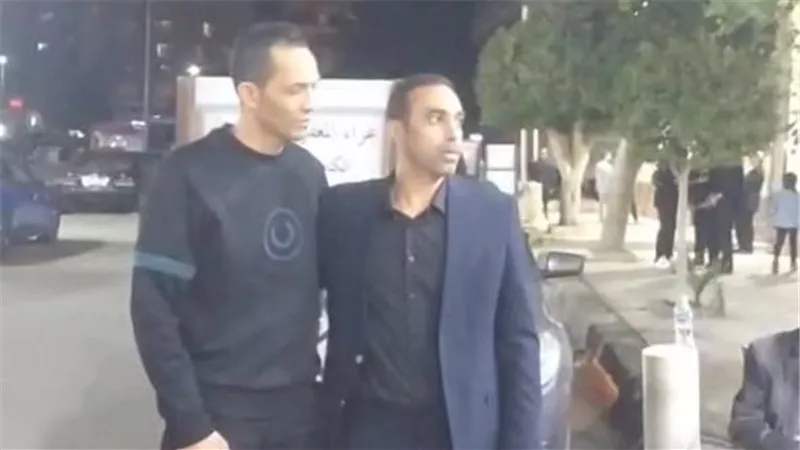نجوم الرياضة يقدمون واجب العزاء لجمال حمزة بالحامدية الشاذلية