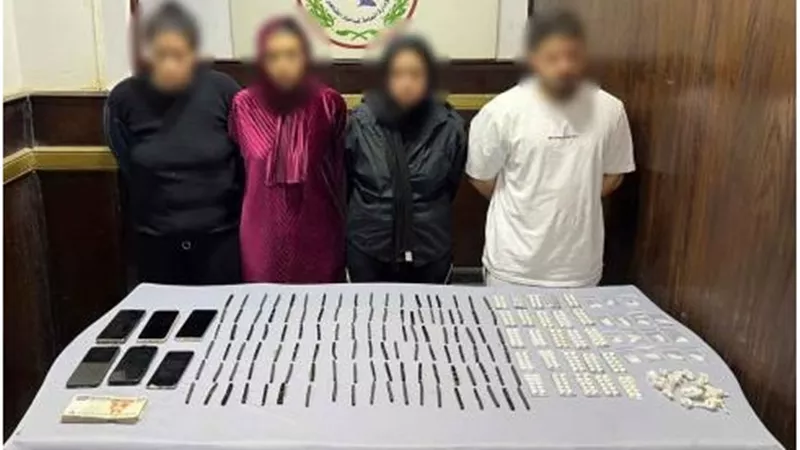 سقوط شبكة إجرامية في القاهرة.. من تجارة المخدرات إلى تسهيل الفجور عبر الهواتف 