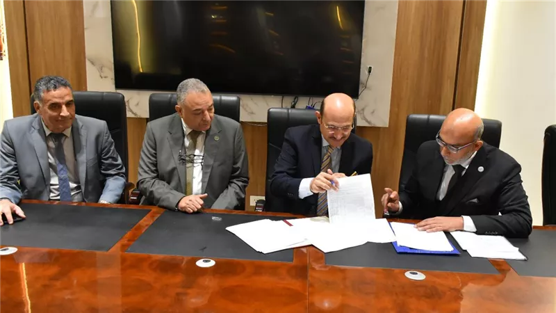 جامعة السادات توقع بروتوكول تنفيذ مشروع بحثي مبتكر في مجال العلاج المناعى