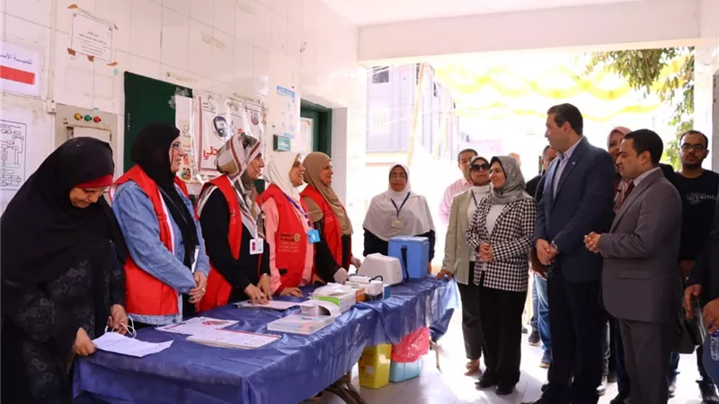 أيمن الشهابي يتابع أعمال القافلة الطبية بدمياط ويشيد بتفاعل المواطنين