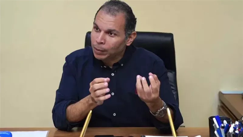 العقاد: العلاج على نفقة الدولة متاح لكل المصريين خارج أي نظام تأميني
