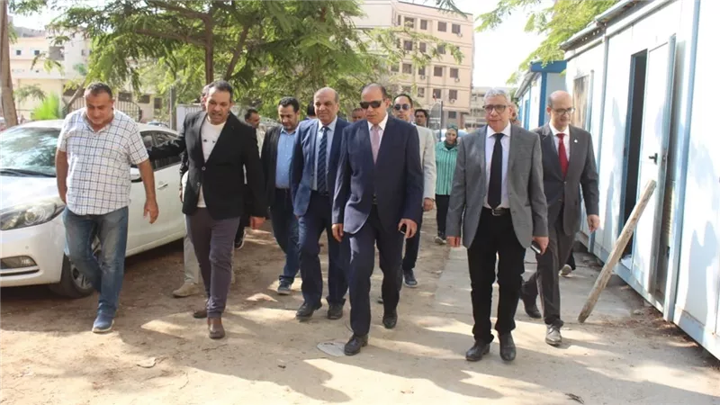 رئيس جامعة المنصورة يتابع تنفيذ مشروعات التطوير بالقطاعات التعليمية والطبية