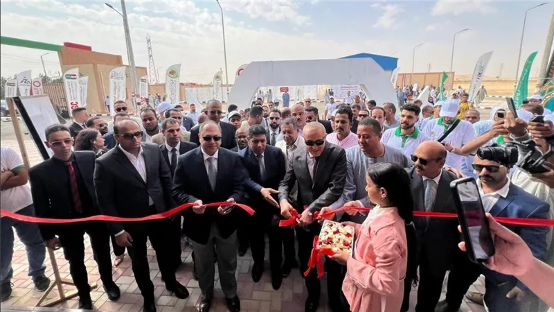 رئيس هيئة تنمية الصعيد ومحافظ الأقصر يفتتحان مجمع الصناعات الغذائية بالكيمان 