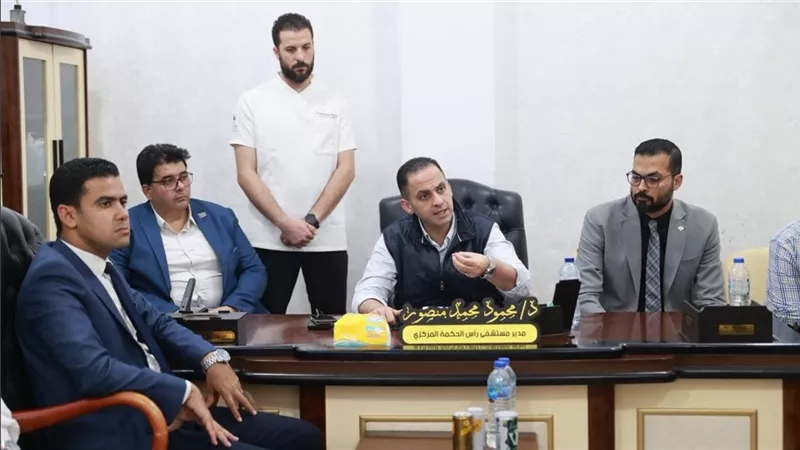 نائب وزير الصحة يبحث مع نائب محافظ مطروح رفع جاهزية المنظومة الصحية |صور
