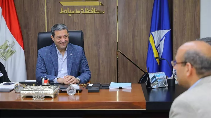 محافظ دمياط يبحث مع رئيس الهيئة العامة للخدمات البيطرية مواجهة ظاهرة الكلاب