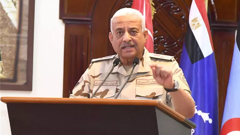 وزير الدفاع: قواتنا المسلحة تمتلك خيارات الردع للاستعداد لمجابهة التحديات 