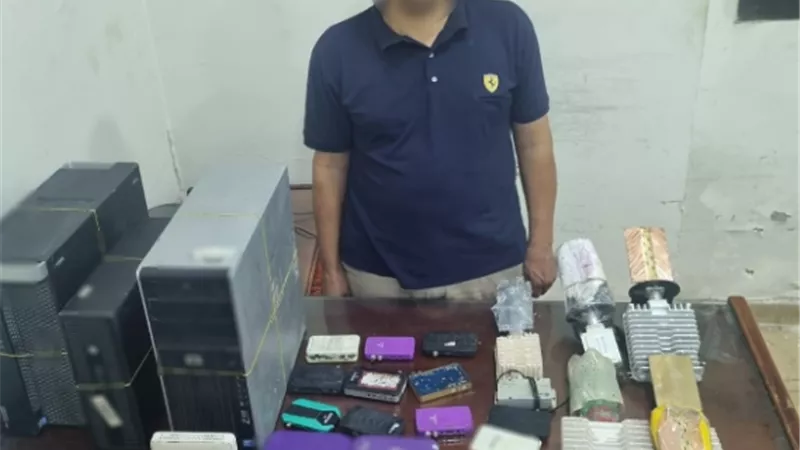 لاستقبال الإشارة ومعالجتها.. ضبط شخص قام بإنشاء محطة بث تلفزيونى لاسلكية