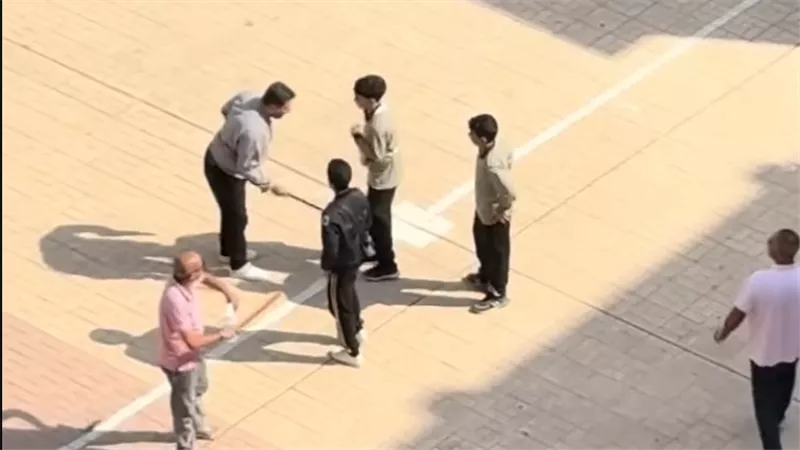 ضرب بالعصا داخل مدرسة بالقاهرة.. التعليم تحقق في واقعة فيديو المنيرة الإعدادية