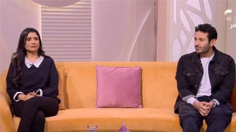 مها أبو بكر وكريم العمري في «الستات مايعرفوش يكدبوا»: الموبايل خط أحمر