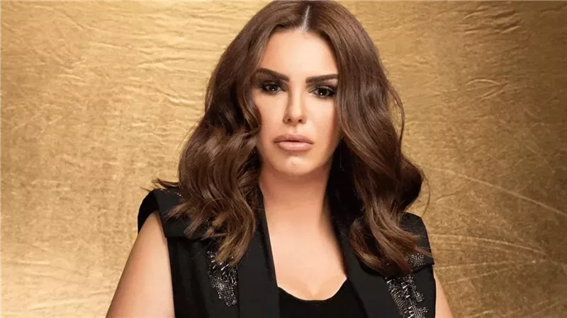 دنيا عبد العزيز تكشف أسرار طفولتها في 