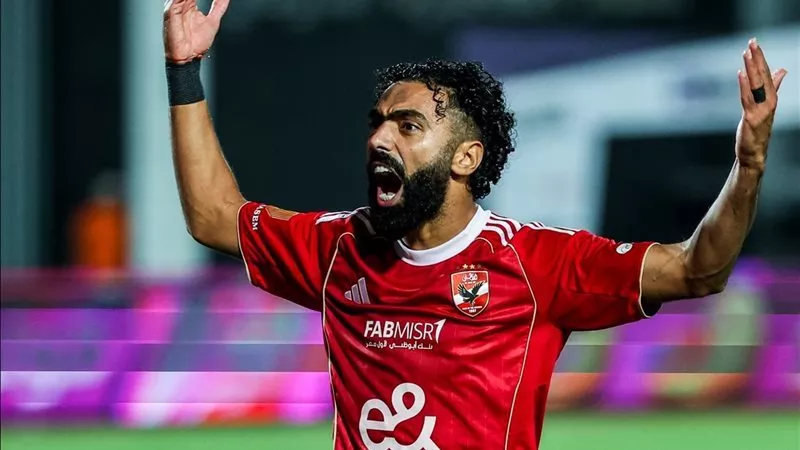 حسين الشحات يطمئن جماهير الأهلي: أعود للتدريبات بعد أسبوعين
