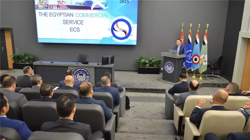 التمثيل التجاري يلتقي بالضباط المرشحين للعمل بمكاتب التمثيل الدبلوماسي بالخارج