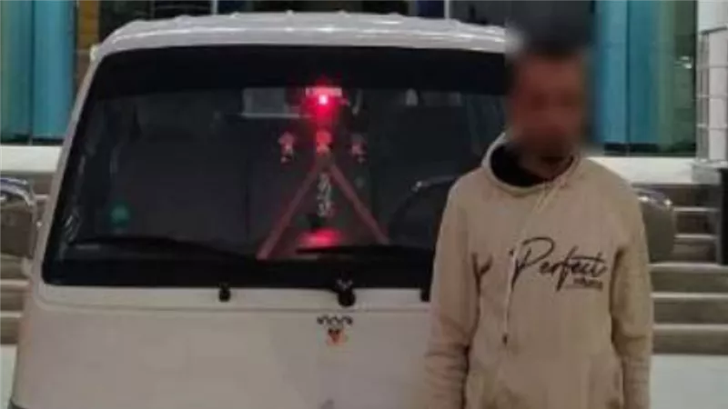 خالف تعريفة الركوب.. القبض على سائق 