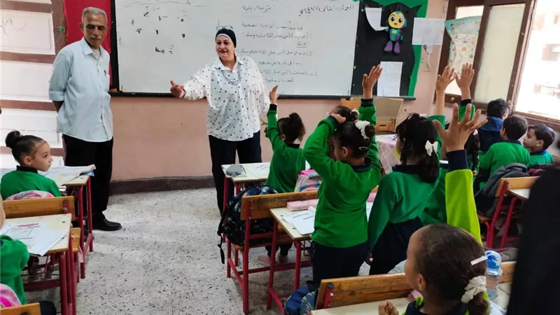 مديرة تعليم السويس تجري جولة مفاجئة بالمدارس وتؤكد على البرامج العلاجية