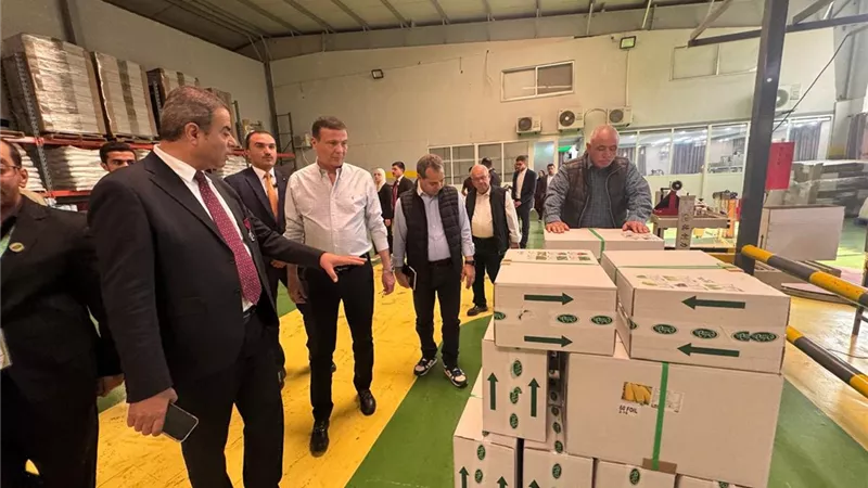 وزير الزراعة يتفقد كبرى شركات إنتاج التقاوي ويشدد على الشراكة الزراعية