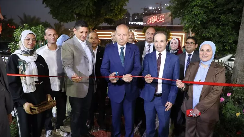 محافظ القاهرة يفتتح معرضي زهور مصر ومنتجات المدارس الفنية بحديقة النهر | صور