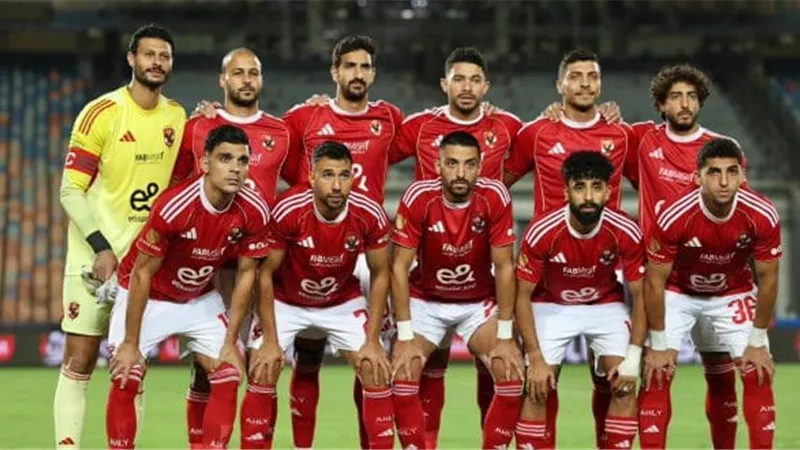 بعثة الأهلي تغادر مدينة العين صوب أبو ظبي قبل مواجهة الزمالك في السوبر المصري