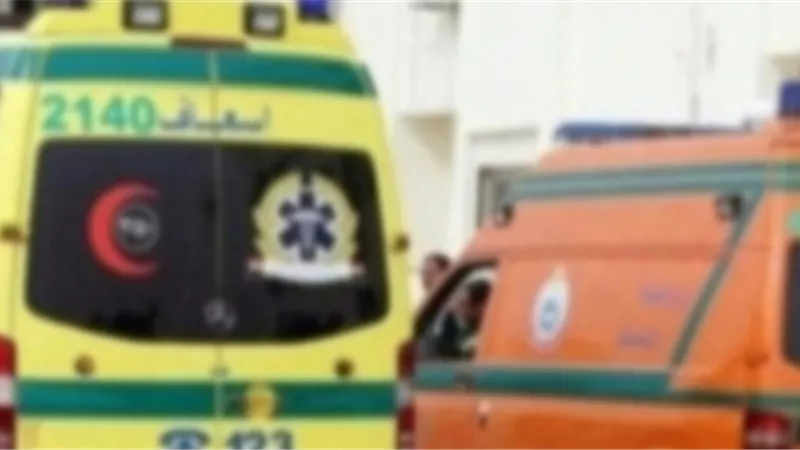 بالأسماء.. إصابة 5 أشخاص في حادث تصادم توك توك وتروسيكل بالبحيرة