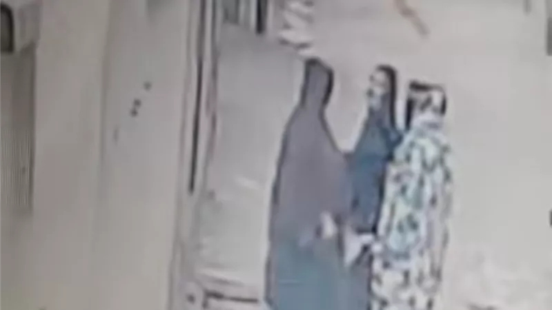 القت ماء نار فى وجهها.. سيدة تنتقم من آخرى بالشرقية بسبب خلافات الابناء