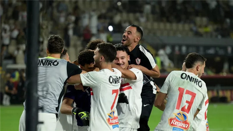 بعثة الزمالك تغادر القاهرة متجهة لجنوب أفريقيا في رحلة شاقة