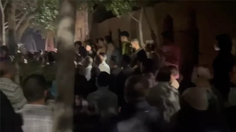 أهالي بنها يشيعون جثمان الطفل يوسف بعد انتشال جثته من الرياح التوفيقي 