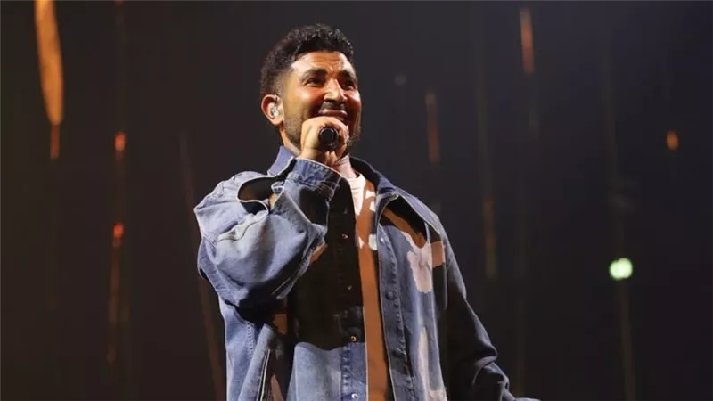 «بعد حادث العين السخنة».. خالد صواف يكشف موعد خروج أحمد سعد من المستشفى