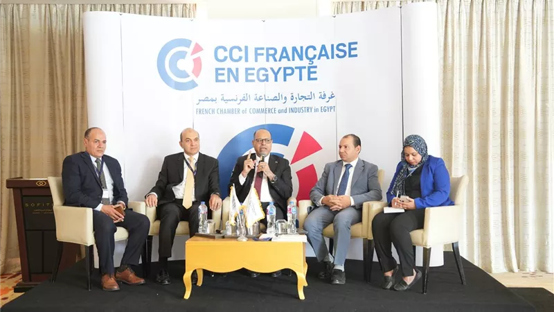 وزير العمل يشارك في اجتماع غرفة التجارة والصناعة الفرنسية بمصر