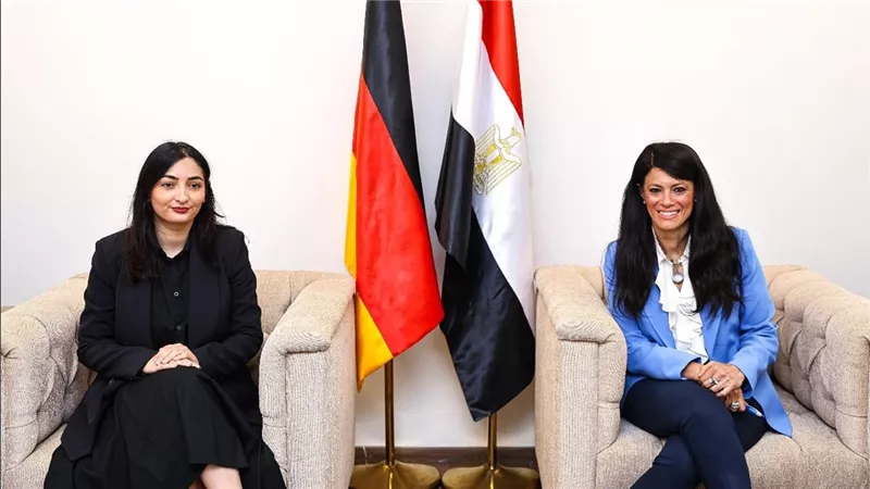 رانيا المشاط تتلقي تقريرًا حول تطور العلاقات المصرية الألمانية لتعزيز الشراكة 