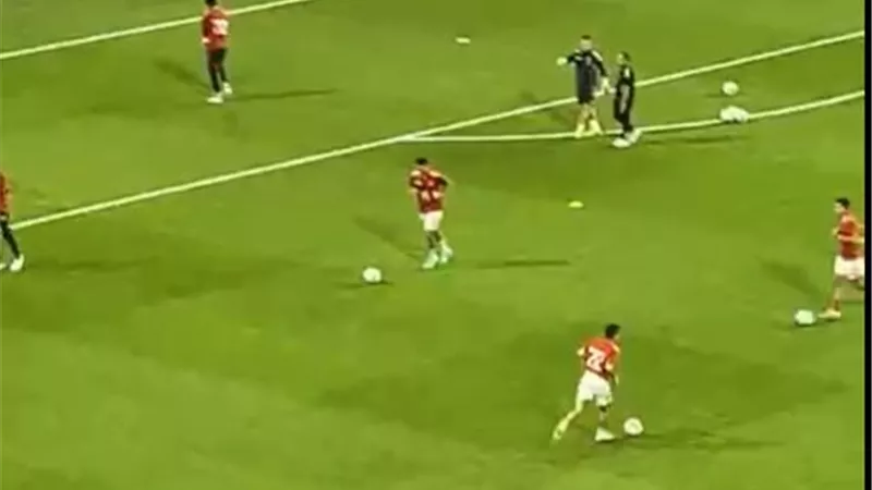 فيديو | هجوم جماهيري ضد زيزو قبل السوبر.. جماهير الزمالك تستقبله بالسباب