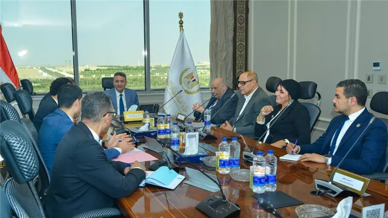 نائب وزيرالتموين يجتمع مع رئيس شعبة المخابز لمتابعة انتظام عمل المخابز المدعمة