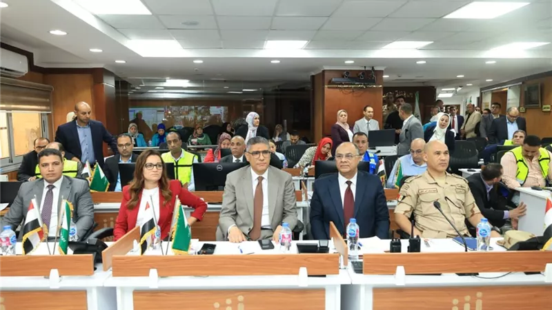 محافظ الجيزة يتابع انتظام جميع اللجان في أول أيام انتخابات مجلس النواب 2025