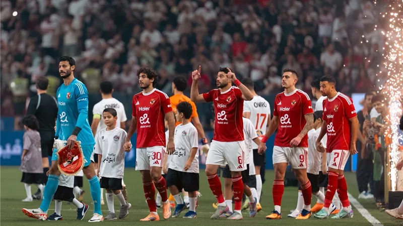 صفقة مجانية.. حقيقة مفاوضات الأهلي مع نجم الزمالك ودينامو فلسطين