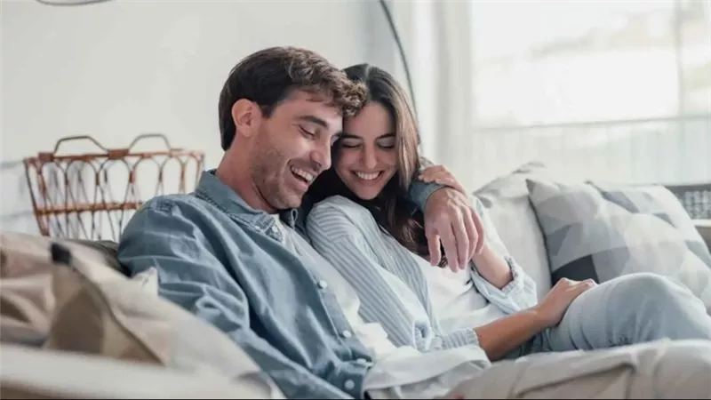 الحب الذي يصنع بالتفاصيل يدوم أكثر من الحب الذي يولد بالصدفة  